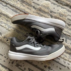 Vans ultra range gray and white sneakers